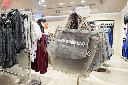 國內(nèi)服裝市場今年或縮水600億美元，時(shí)尚消費(fèi)呈現(xiàn)兩極化趨勢
